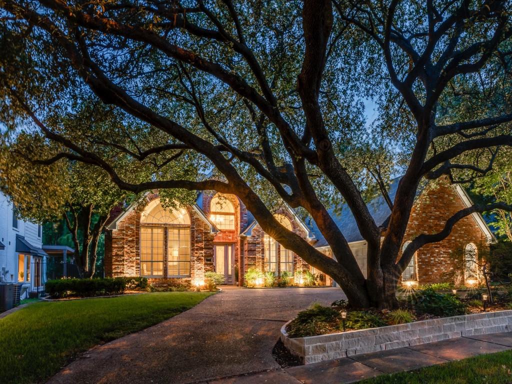 Front exterior of 1109 Shadetree Lane in Allen